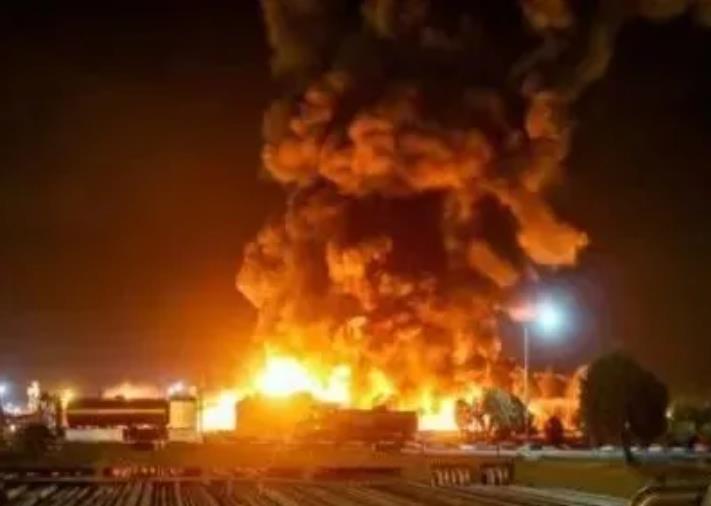 伊朗一家化工厂爆炸 疑似由氨气泄漏引发